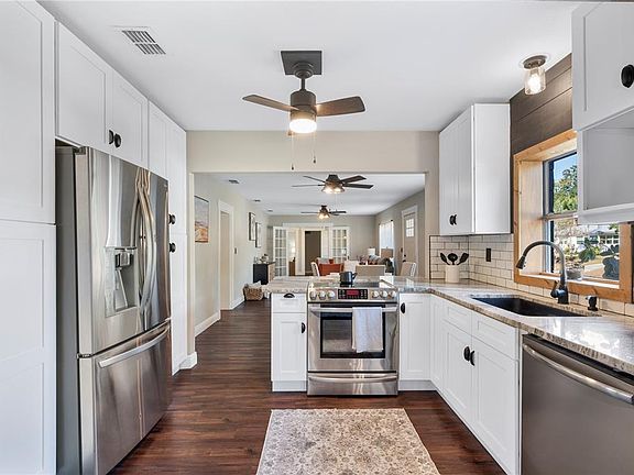 4th image of 504 Prado Pl