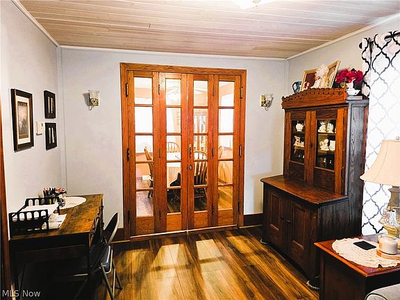 5th image of 80 Smithsonian St
