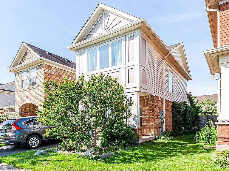 688 Hamilton Cres — Photo 23
