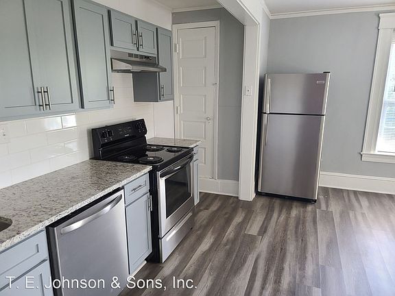 2nd image of 1632 W 1st St APT C