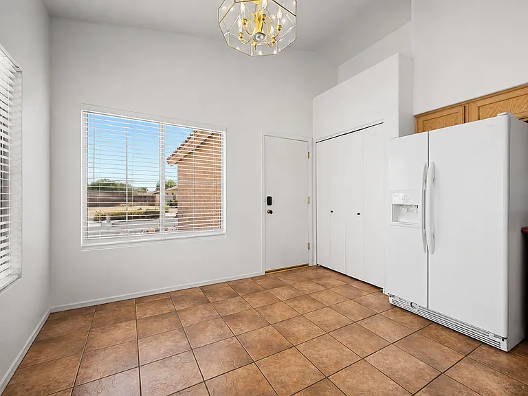 6906 W Phelps Rd — Photo 12