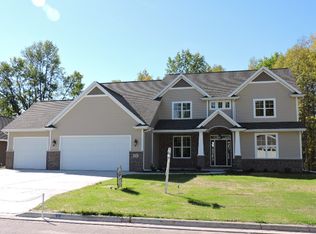 3747 Mighty Oak Trail, Green Bay, WI 54313