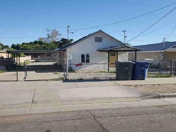 3rd image of 2221 W 1st St