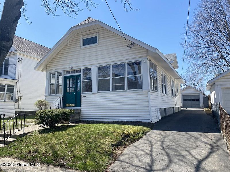 2nd image of 433 7th Avenue