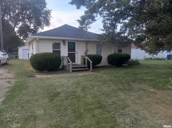 684 Hillcrest Rd, Milan, IL 61264