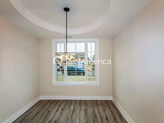4th image of 164 Heritage Lake Dr
