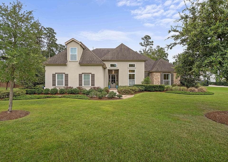 1st image of 330 N Tallowwood Dr