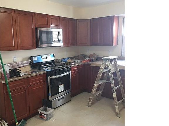 2nd image of 169 Roseville Ave