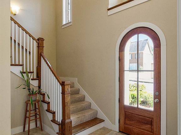 3rd image of 1056 Evan Cir