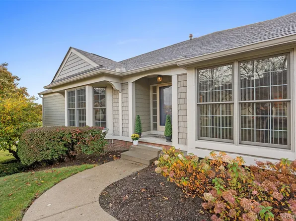 818 Edgemont Run, Bloomfield Hills, MI 48304