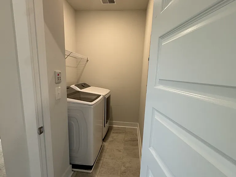 4030 Maidstone Dr — Photo 23