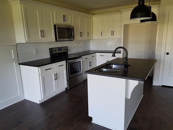 5th image of 1409 Wade Hampton Ct Lot 100
