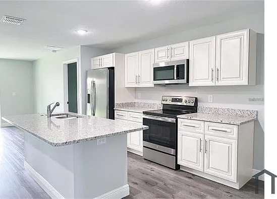 3 bed, 1270 sqft, $1,800 — Photo 2