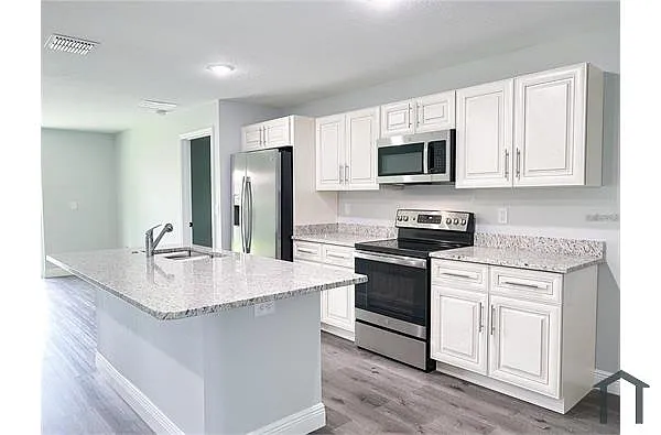 Building Photo - 17207 Waldrun Ave