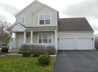 371 W Savoy Dr, Round Lake, IL 60073