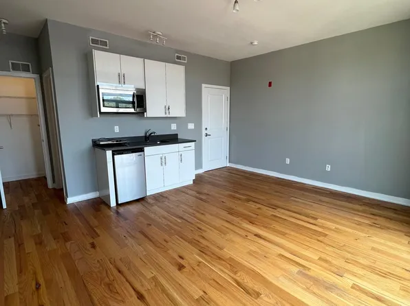 533 N Budd St, Philadelphia, PA