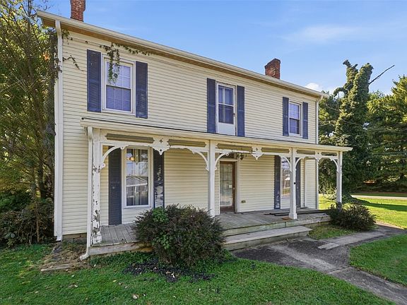 3rd image of 637 Fosters Maineville Rd