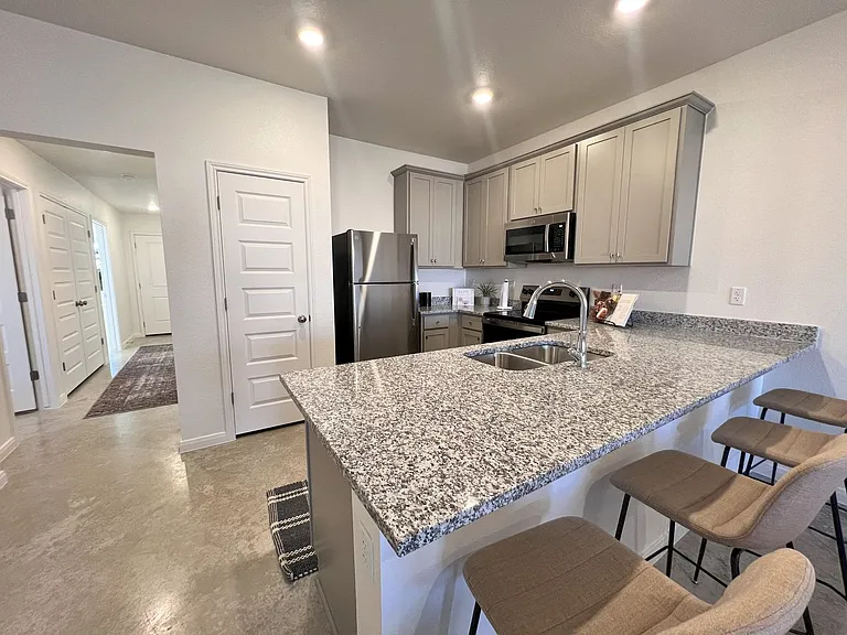 1239 Concord Dr — Photo 19