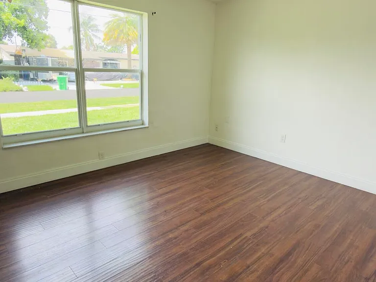 8421 NW 21st Ct — Photo 13