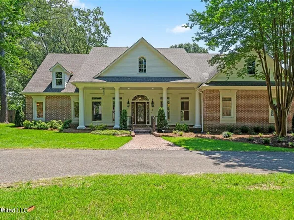 6290 Autumn Oaks Dr, Olive Branch, MS 38654