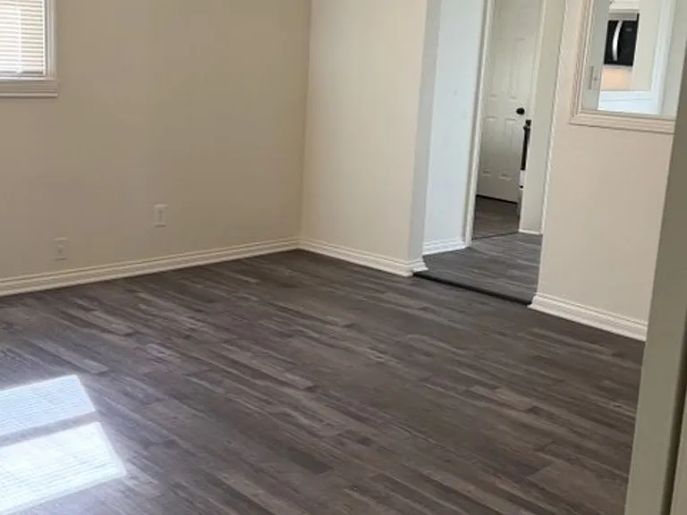 1351 Parrish Ave — Photo 3