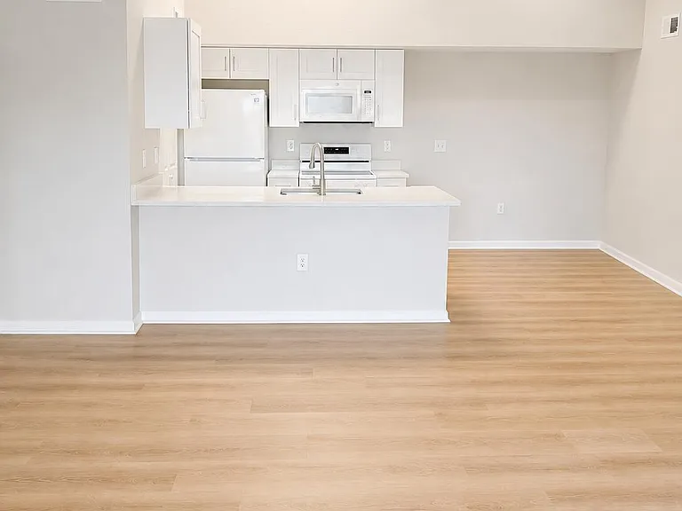 141 SW Palm Dr #306 — Photo 6
