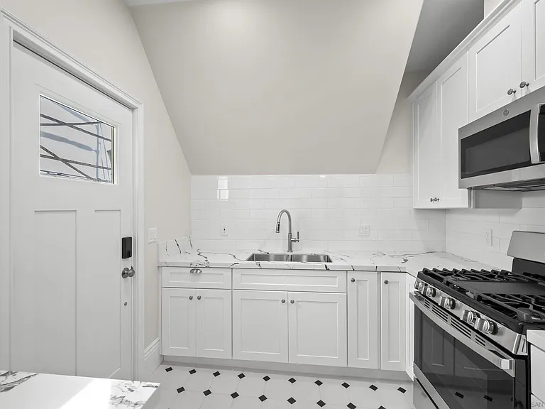 2253 Brant St — Photo 9