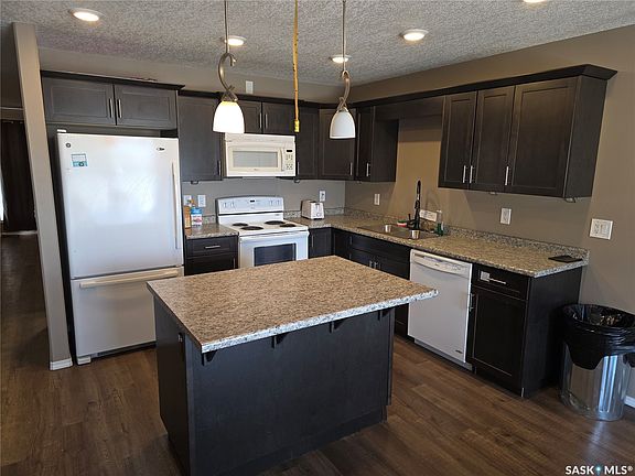 2nd image of 716 Columbia Avenue