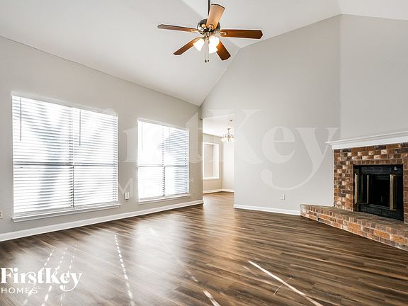 3rd image of 6112 Maple Leaf Dr