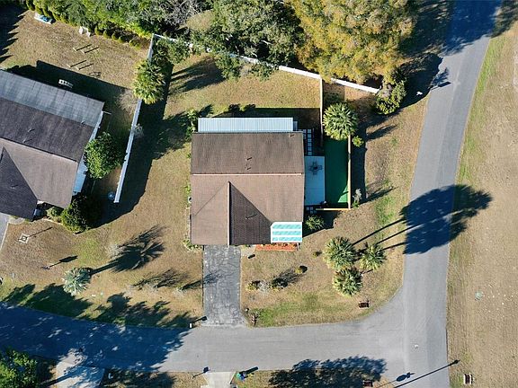 4th image of 15 Clark Ln