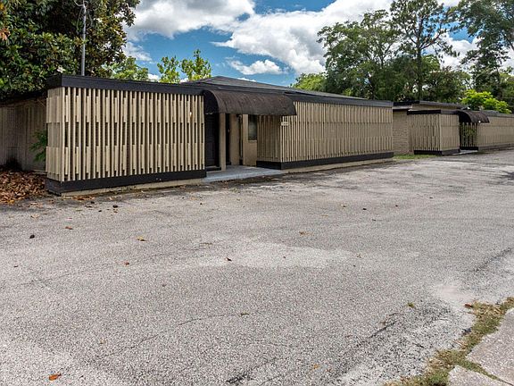 2nd image of 1934 University Blvd W