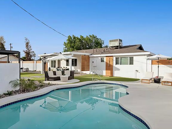 3rd image of 7507 E Papago Dr
