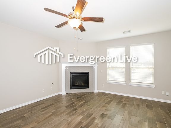 2nd image of 3409 Molly Dr