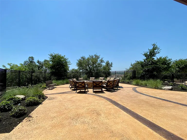 4537 Lucabella Ln — Photo 33