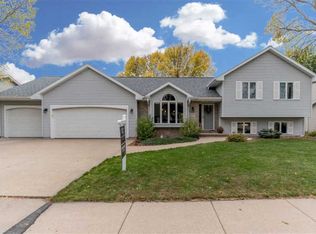 2207 S Matthias St, Appleton, WI 54915