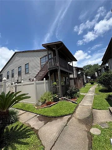 2932 Manhattan Blvd Photo 1
