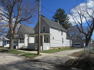 813 N Poplar St, Waukegan, IL 60085