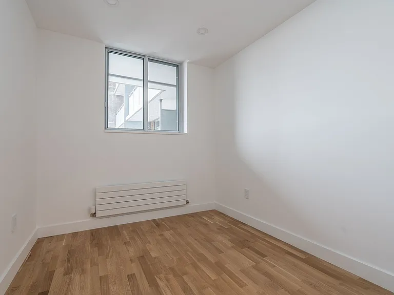 230 Oak St — Photo 30