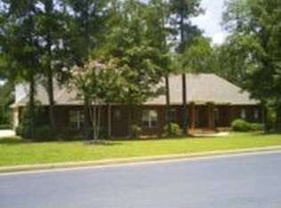 21 Willow Lake Dr, Warner Robins, GA 31093
