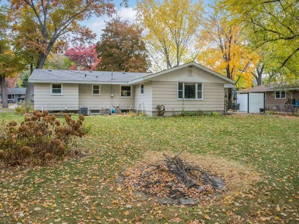 2556 Ardan Ave, Mounds View, MN 55112