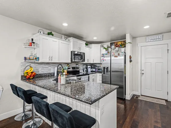 1848 E American Way 324-unit 14, Eagle Mountain, UT 84005