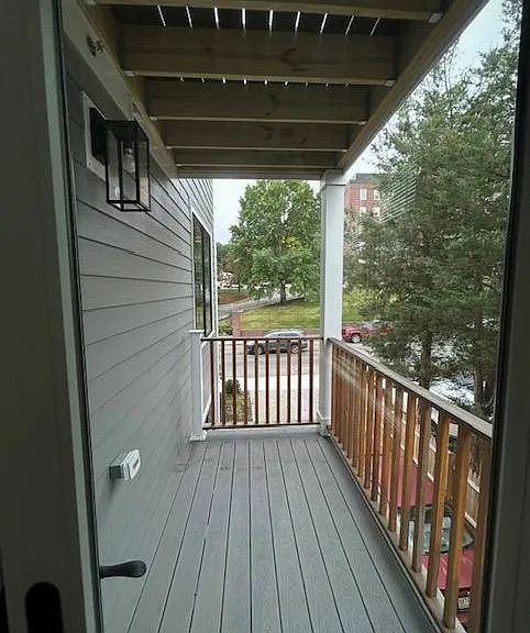 104-106 Warren St #1 — Photo 6