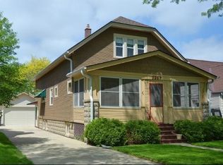2367 N 85th St, Wauwatosa, WI 53226
