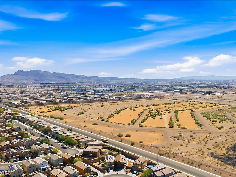 1053 Cactus Rock St — Photo 14