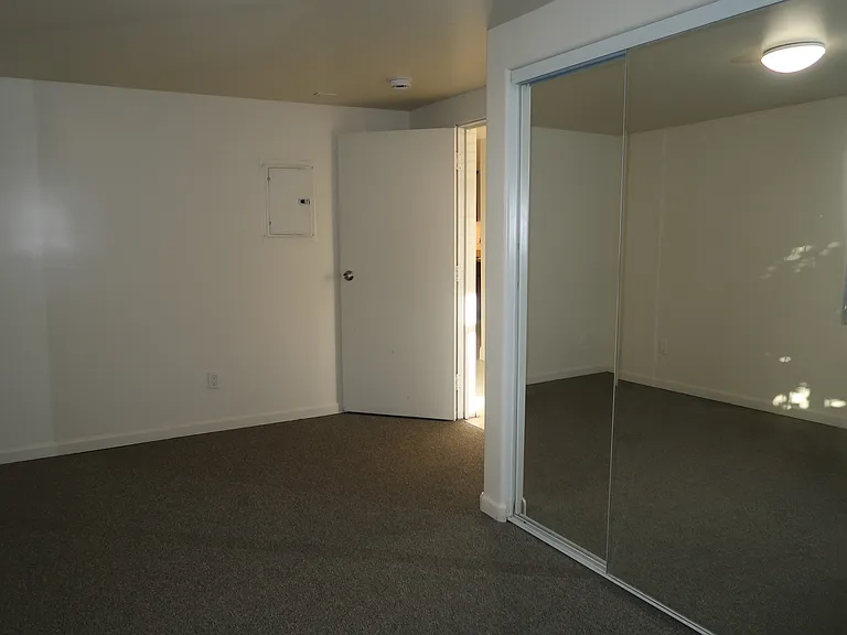 1050 44th Ave — Photo 7