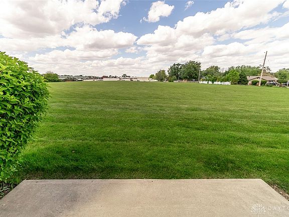 3rd image of 140 Dwyer Ave #D2
