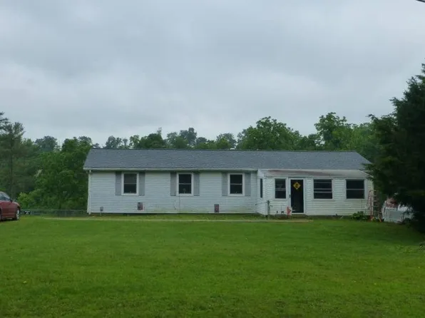 224 Batdorf Rd, Bernville, PA 19506