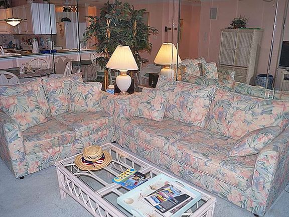 5th image of 203 S Heron Dr