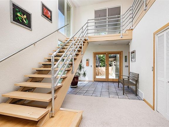 3rd image of 3011 Lyons Ln