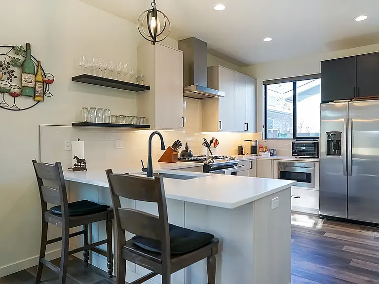 3242 N Rosalia Rd — Photo 6
